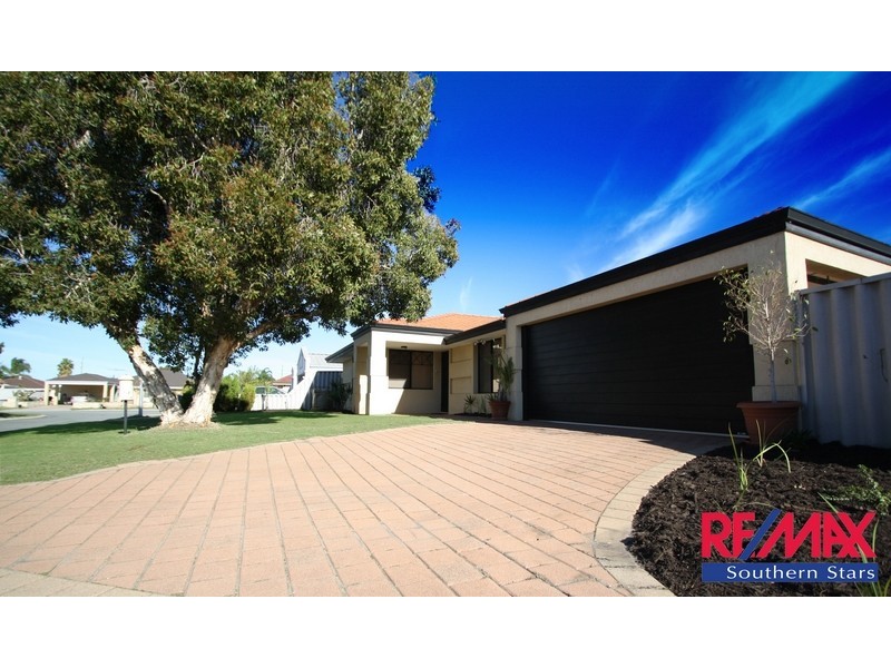 14 Forman Court, Queens Park WA 6107