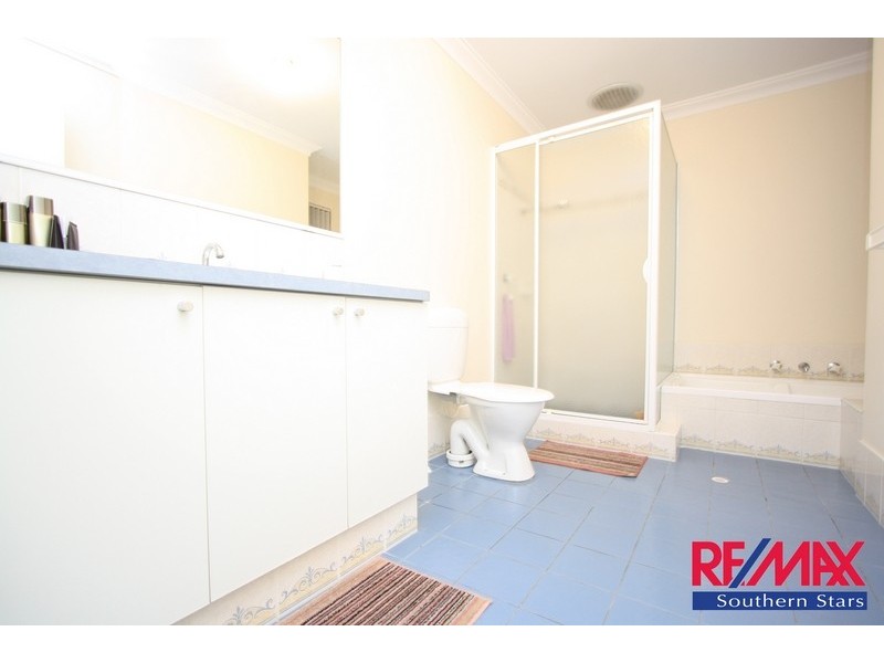 2/278 Wharf Street, Queens Park WA 6107