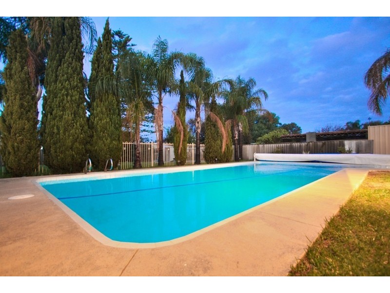 122 Streatham Street, Beckenham WA 6107