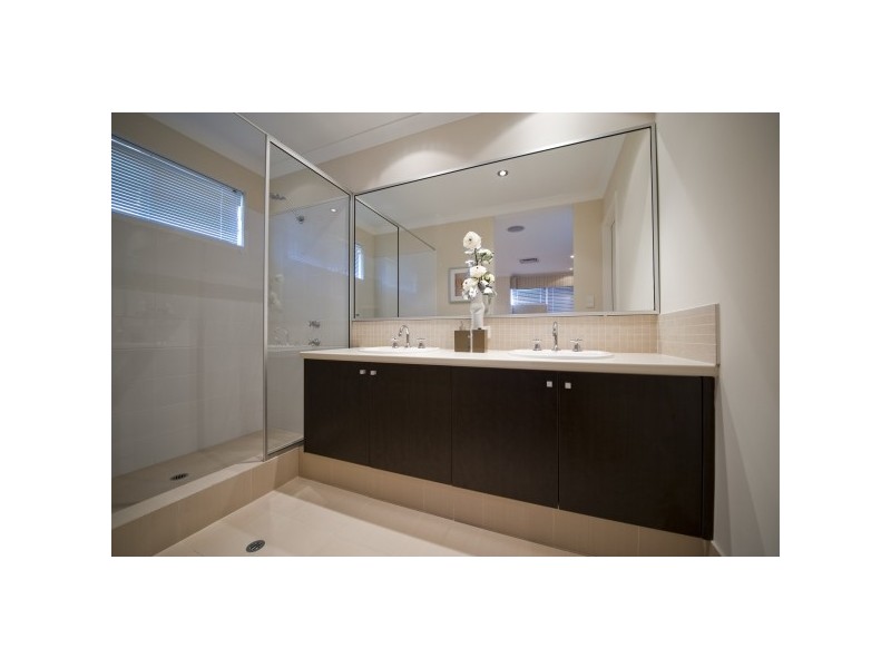 24 Highland Rise, Piara Waters WA 6112