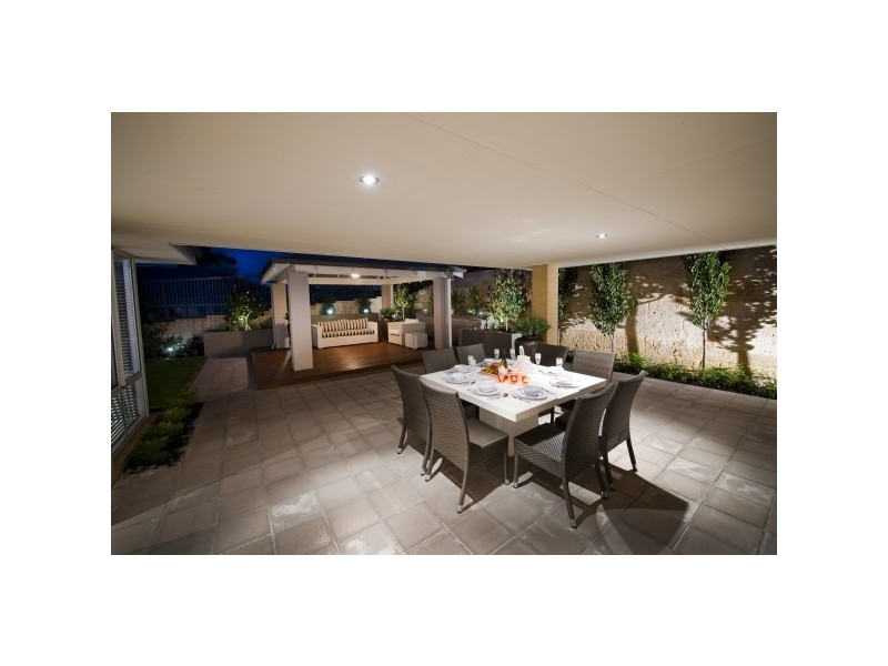 24 Highland Rise, Piara Waters WA 6112