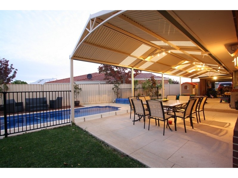 21 Frampton Crescent, Canning Vale WA 6155