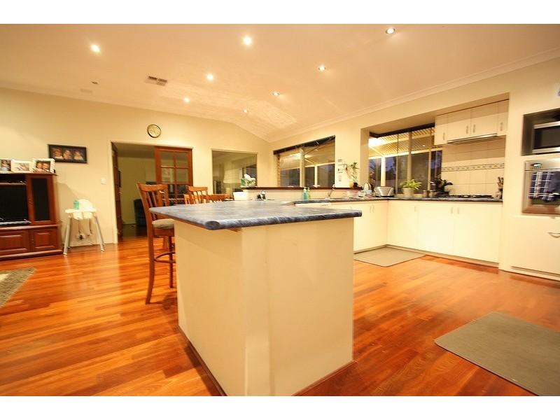 21 Frampton Crescent, Canning Vale WA 6155