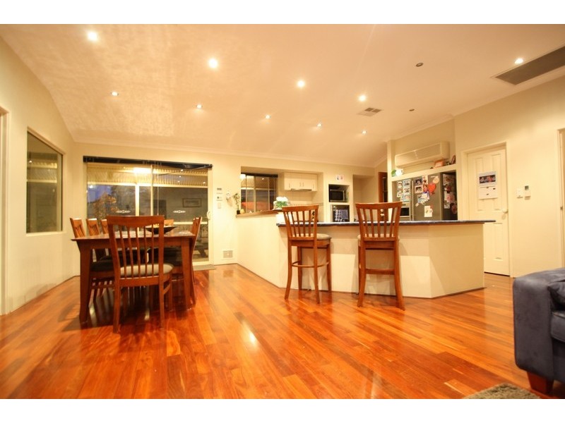 21 Frampton Crescent, Canning Vale WA 6155