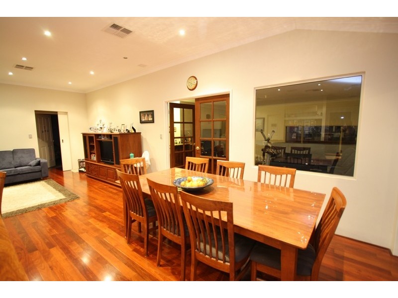 21 Frampton Crescent, Canning Vale WA 6155