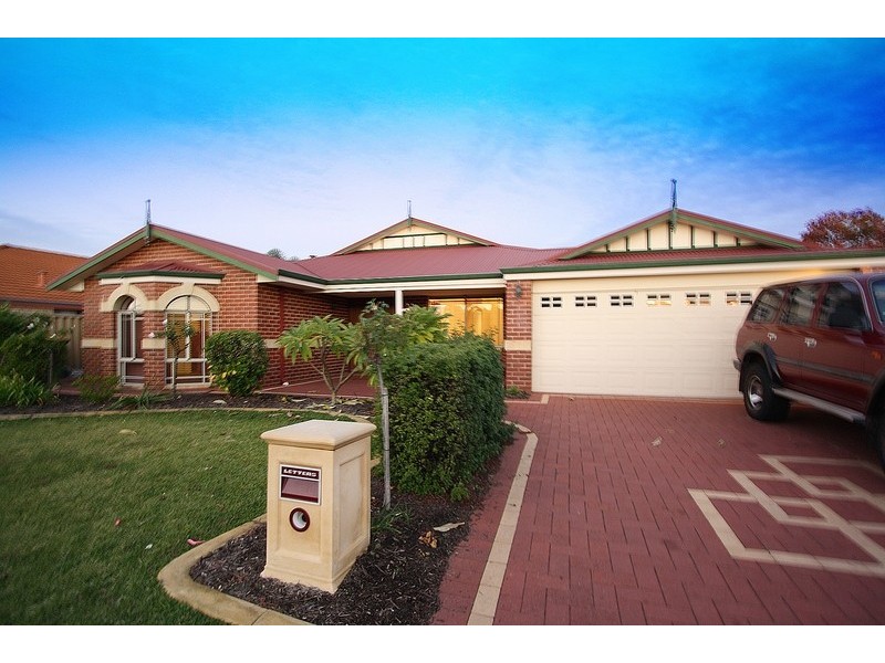 21 Frampton Crescent, Canning Vale WA 6155