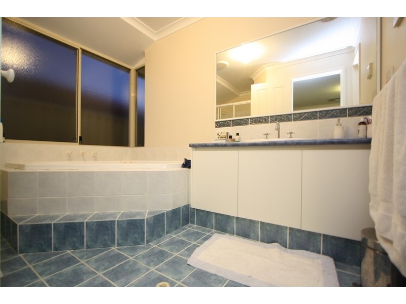 21 Frampton Crescent, Canning Vale WA 6155