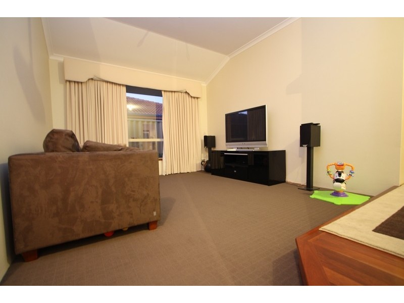21 Frampton Crescent, Canning Vale WA 6155