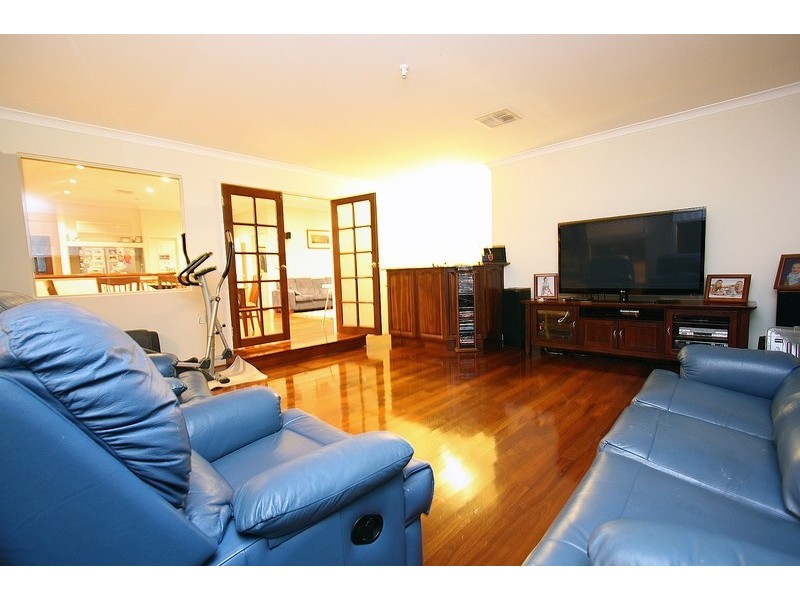 21 Frampton Crescent, Canning Vale WA 6155