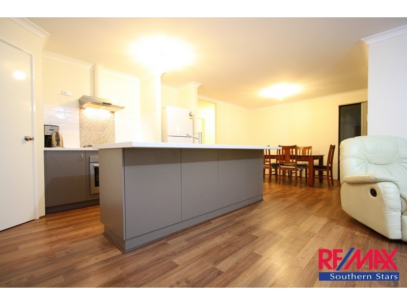 15 Retchford Way, Queens Park WA 6107