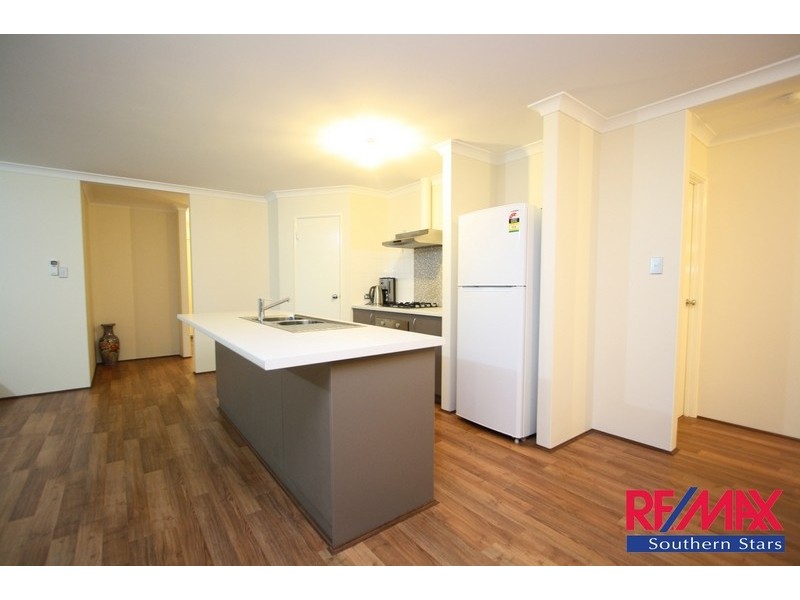 15 Retchford Way, Queens Park WA 6107