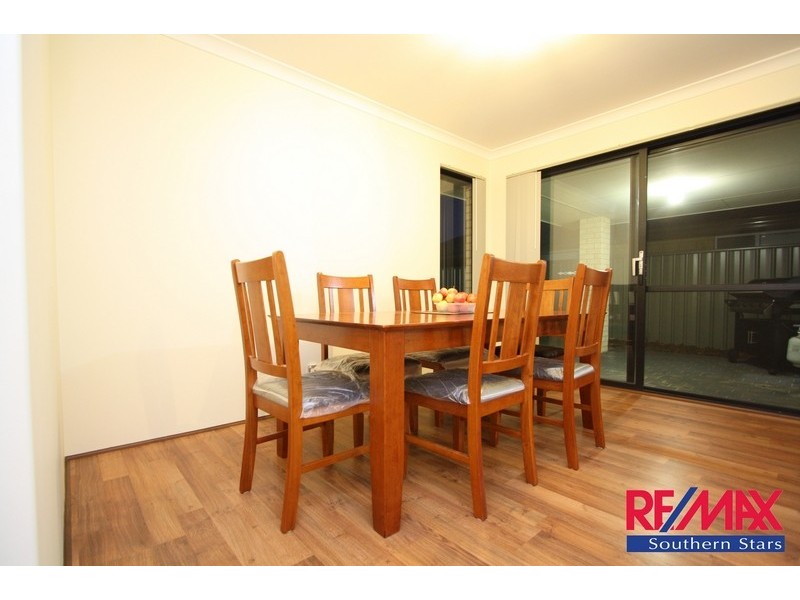 15 Retchford Way, Queens Park WA 6107