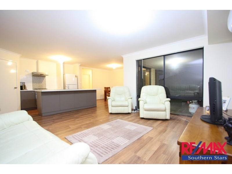 15 Retchford Way, Queens Park WA 6107