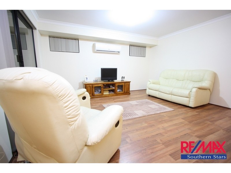 15 Retchford Way, Queens Park WA 6107
