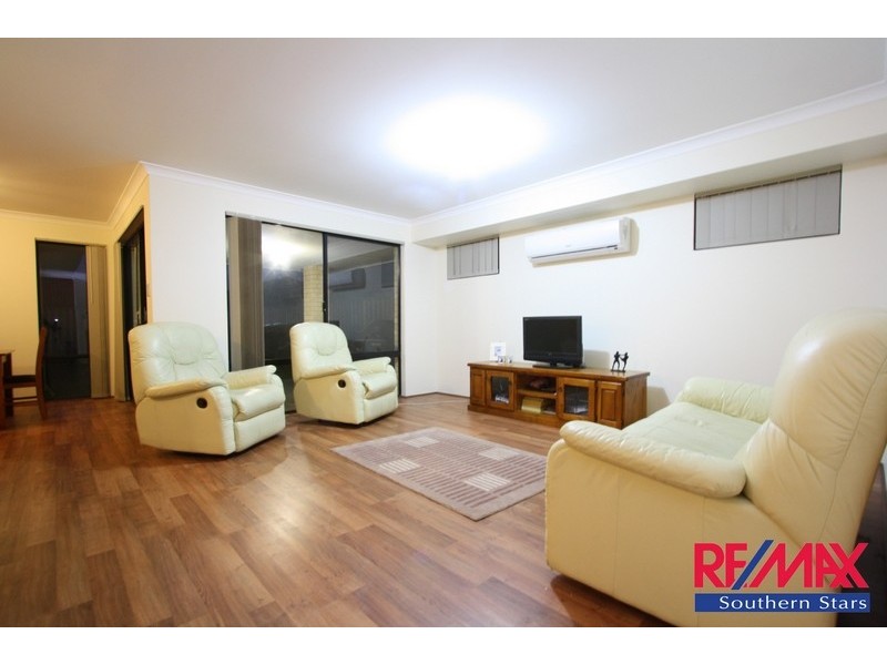 15 Retchford Way, Queens Park WA 6107