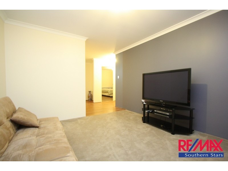 15 Retchford Way, Queens Park WA 6107