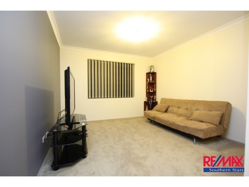 15 Retchford Way, Queens Park WA 6107