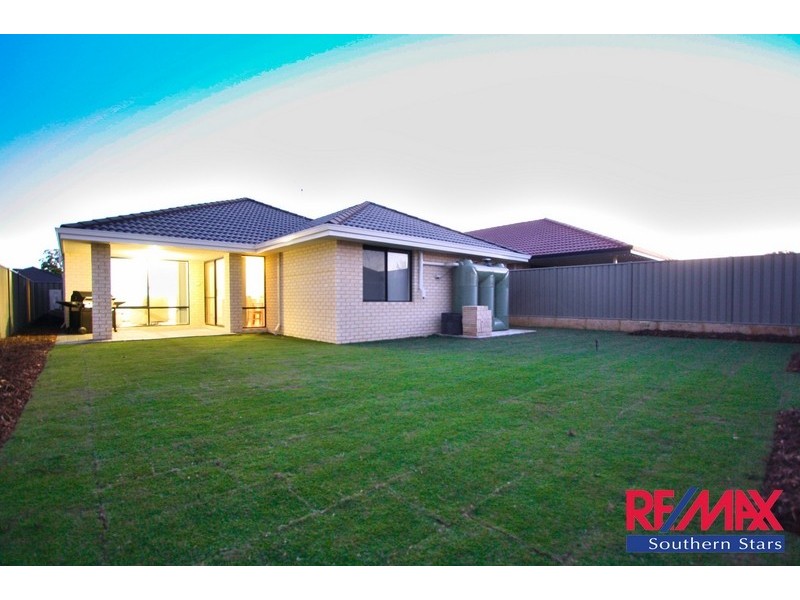 15 Retchford Way, Queens Park WA 6107