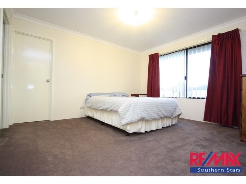 15 Retchford Way, Queens Park WA 6107