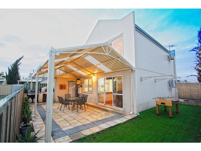 1/2 Ursuline Vista, Queens Park WA 6107