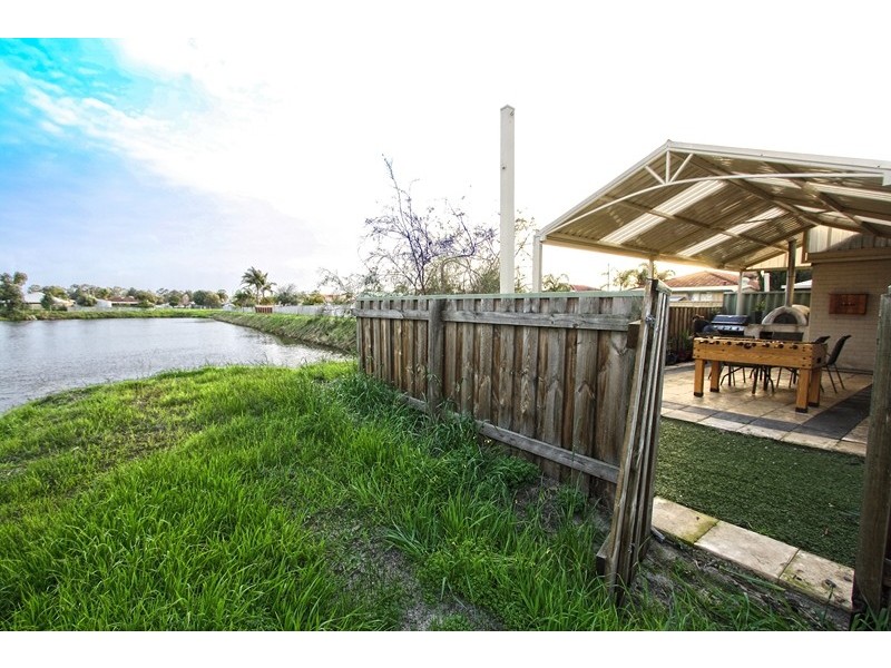 1/2 Ursuline Vista, Queens Park WA 6107