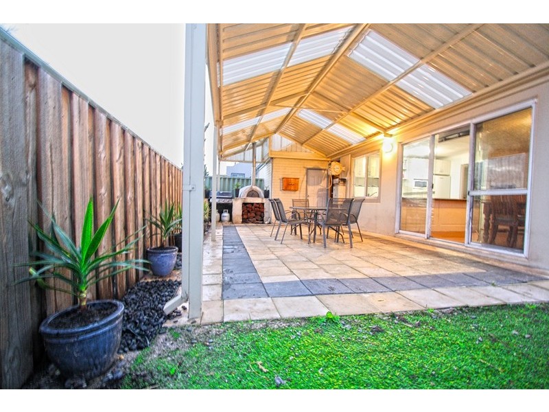 1/2 Ursuline Vista, Queens Park WA 6107