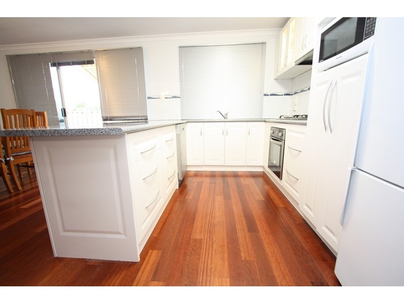 1/2 Ursuline Vista, Queens Park WA 6107