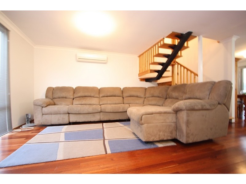 1/2 Ursuline Vista, Queens Park WA 6107