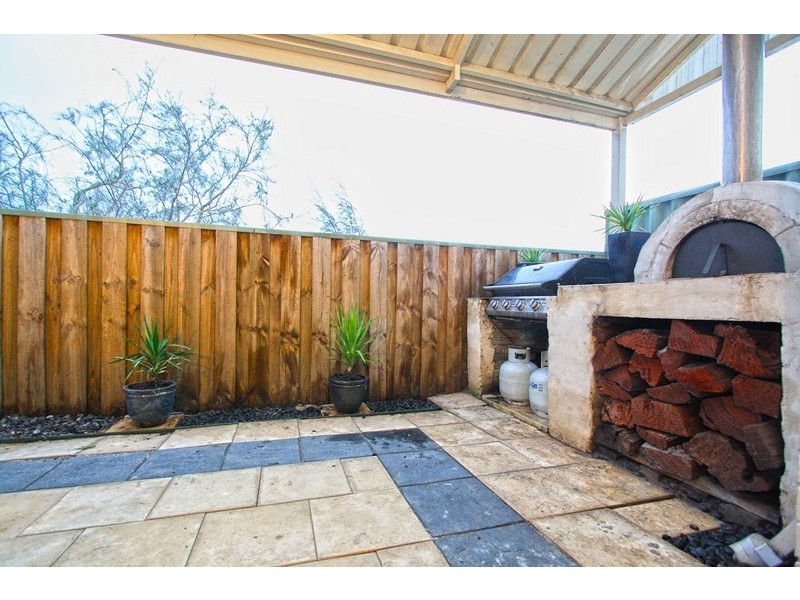 1/2 Ursuline Vista, Queens Park WA 6107