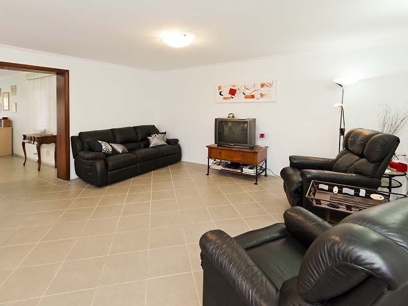 66 Digby Street, Gosnells WA 6110