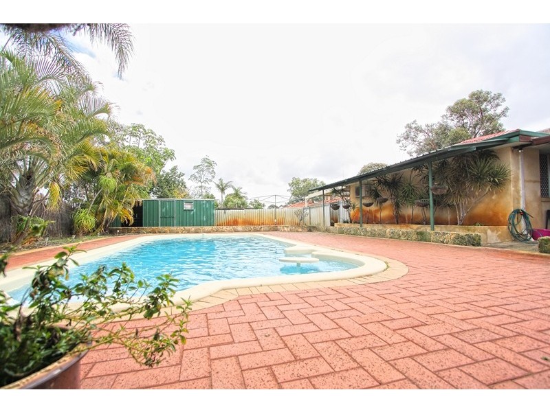 34 Grovelands Drive, Camillo WA 6111