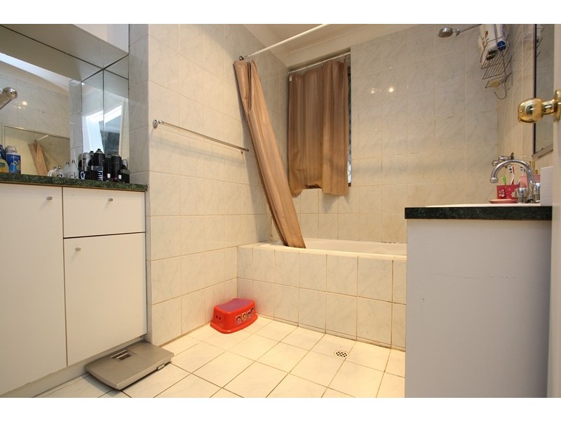 34 Grovelands Drive, Camillo WA 6111