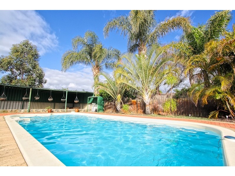 34 Grovelands Drive, Camillo WA 6111