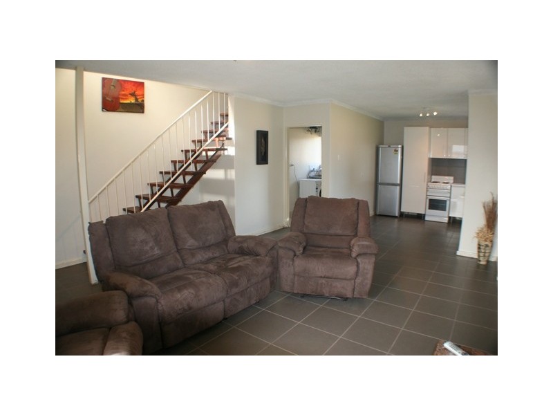 12 / 68-74 Fifth Rd, Armadale WA 6112