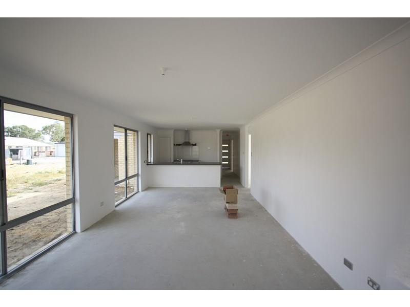 34 Kooya Way, Wattle Grove WA 6107