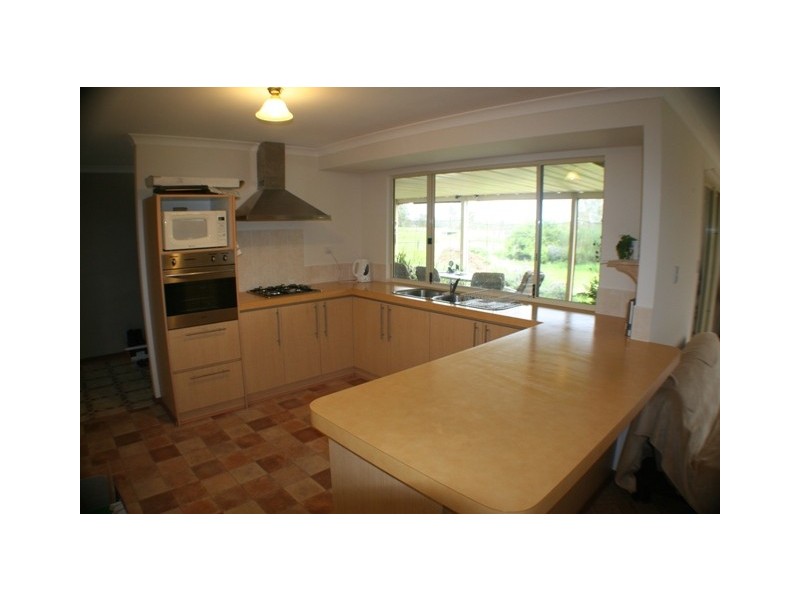 556  Leipold Road, Oldbury WA 6121