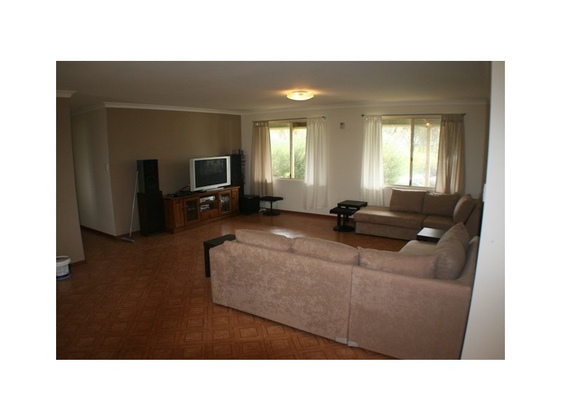 556  Leipold Road, Oldbury WA 6121