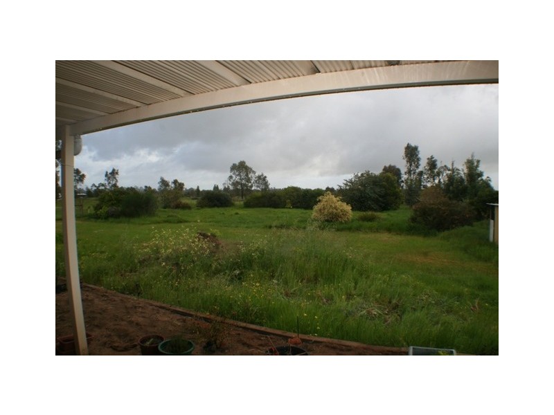 556  Leipold Road, Oldbury WA 6121