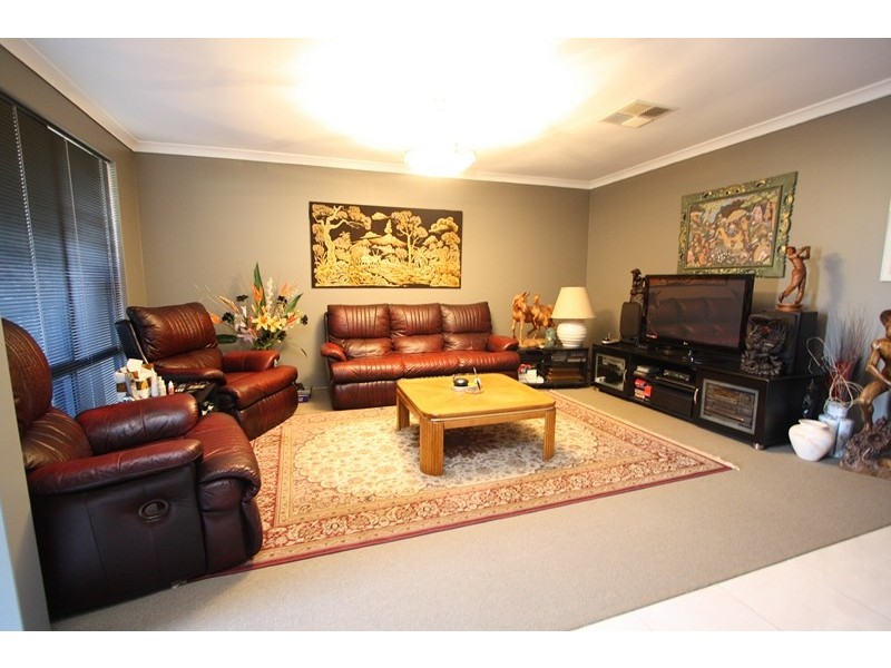 31 Copperback Circle, Huntingdale WA 6110