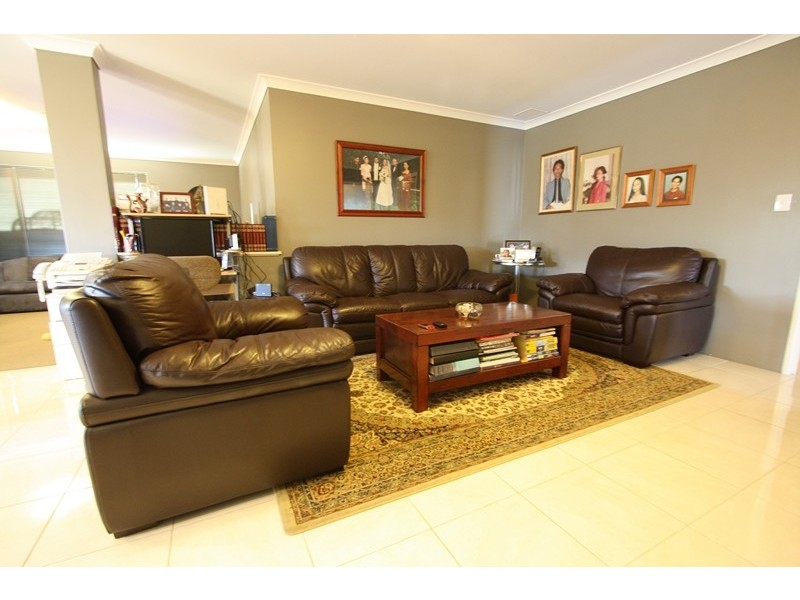 31 Copperback Circle, Huntingdale WA 6110