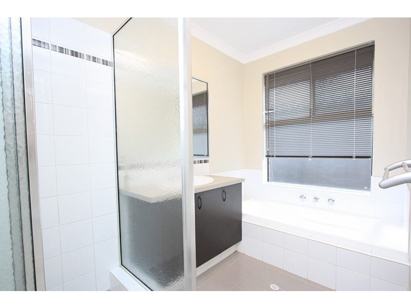 2 Sheldon Street, Piara Waters WA 6112