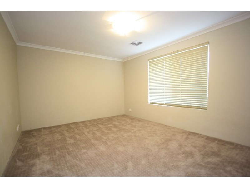 2 Sheldon Street, Piara Waters WA 6112