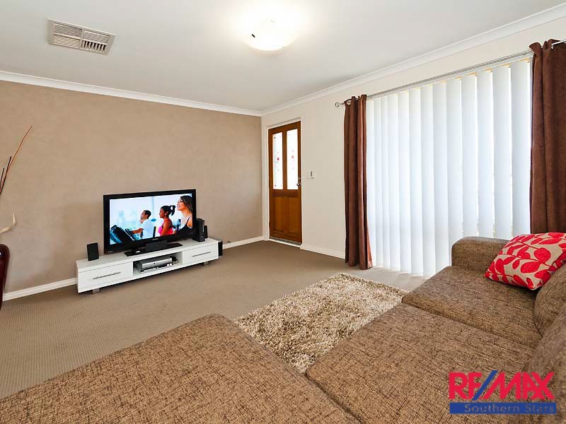 10 Redfox Crescent, Huntingdale WA 6110