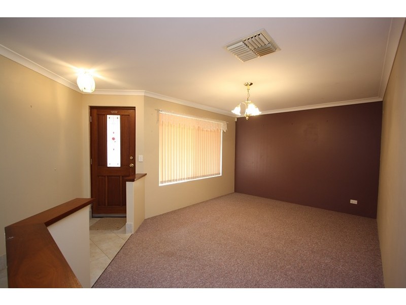 4 Crowlin Gardens, Seville Grove WA 6112