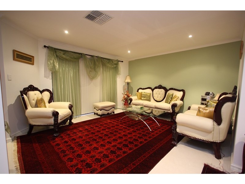 20 Copperback Circle, Huntingdale WA 6110