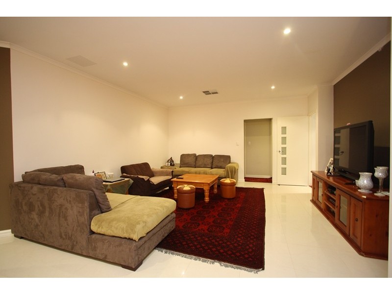 20 Copperback Circle, Huntingdale WA 6110