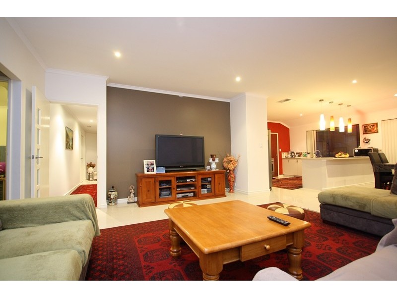 20 Copperback Circle, Huntingdale WA 6110