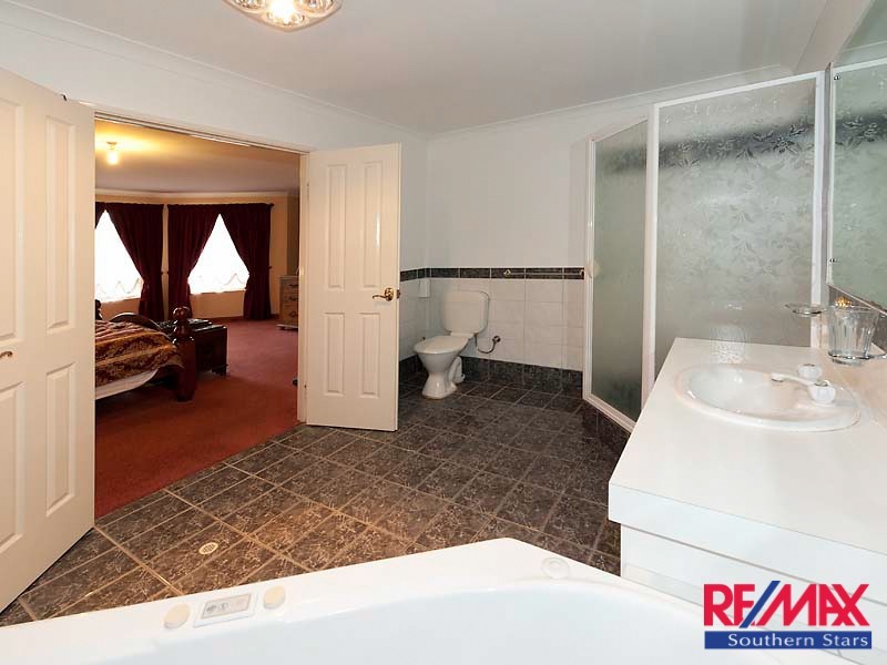 3 BOHEMIA GROVE, Seville Grove WA 6112