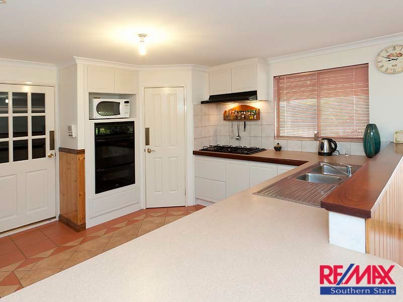 3 BOHEMIA GROVE, Seville Grove WA 6112