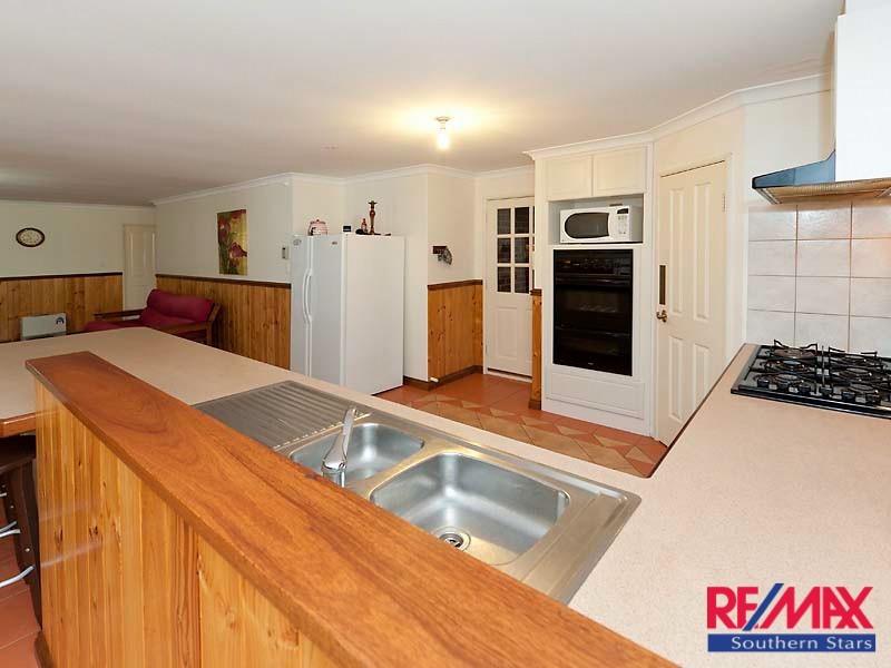 3 BOHEMIA GROVE, Seville Grove WA 6112